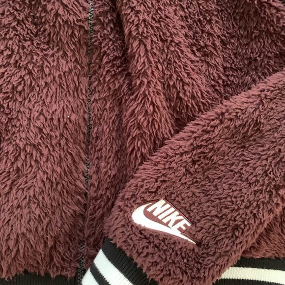 Nike jacket - Picture 2 of 3